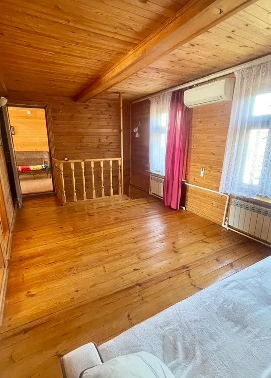 Уютный дом на берегу реки Кама