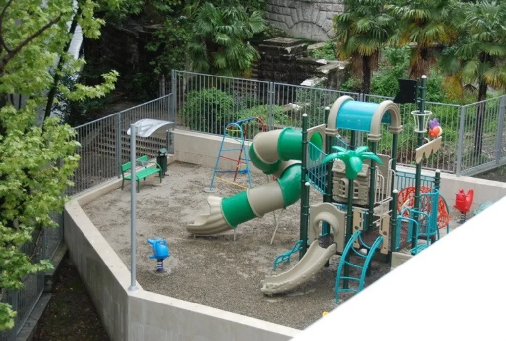 3-комнатная квартира с бассейном у моря