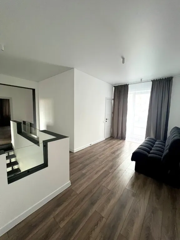 Большой и уютный дом с панорамными окнами и настольным теннисом