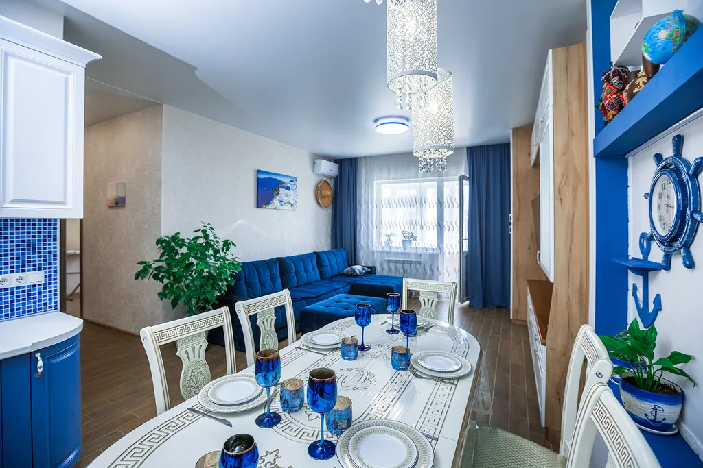 Большая евродвушка на берегу открытого моря