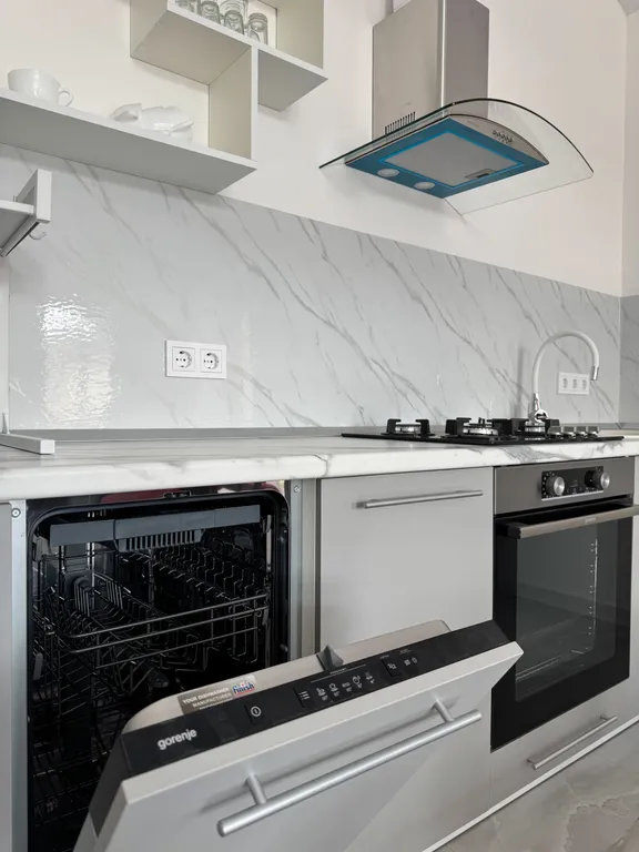 Новый дом с подогреваемым бассейном