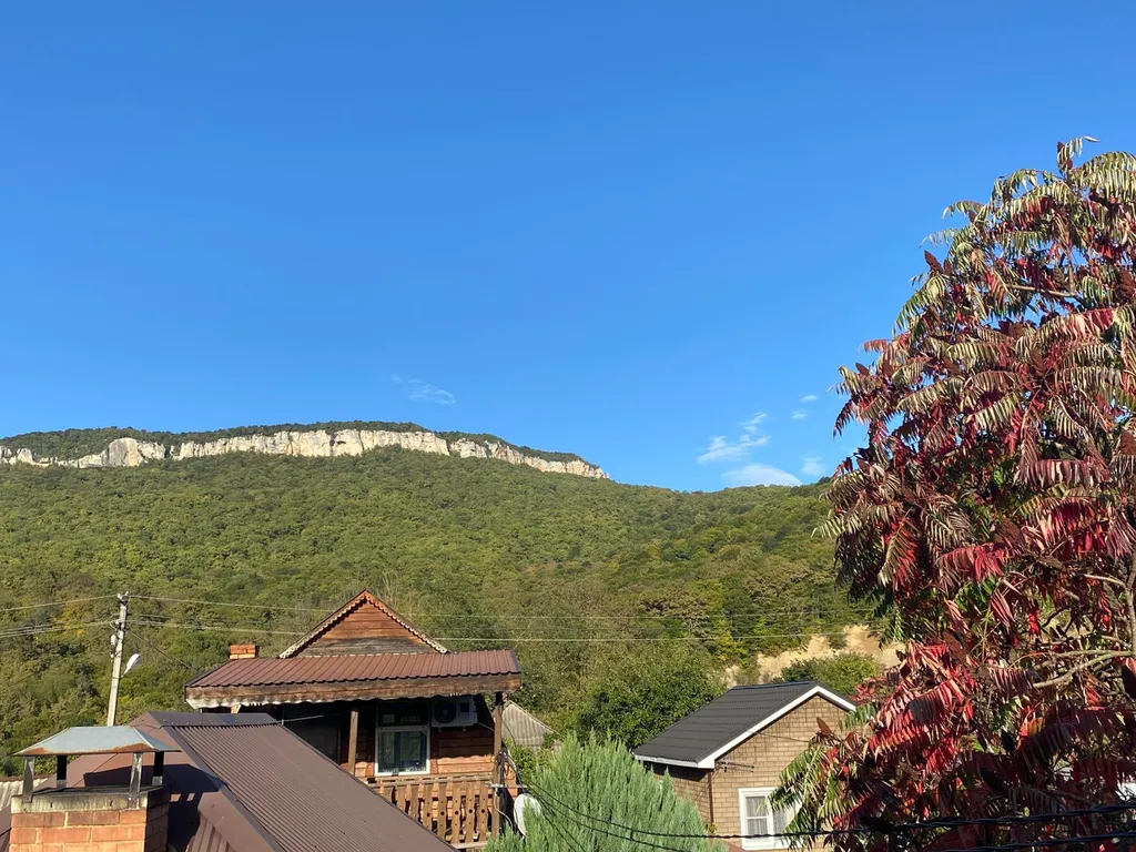 Номер у реки Дах с видом на горы