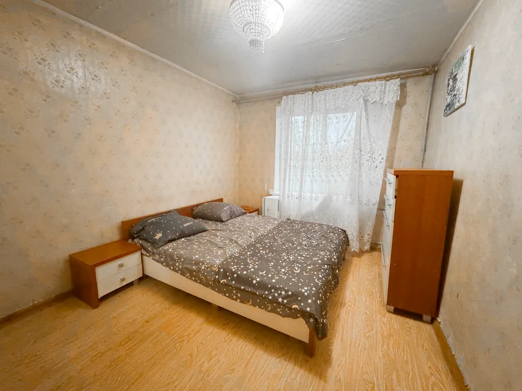 Квартира Квартира О-о-огромная трешка в самом центре — Луганск