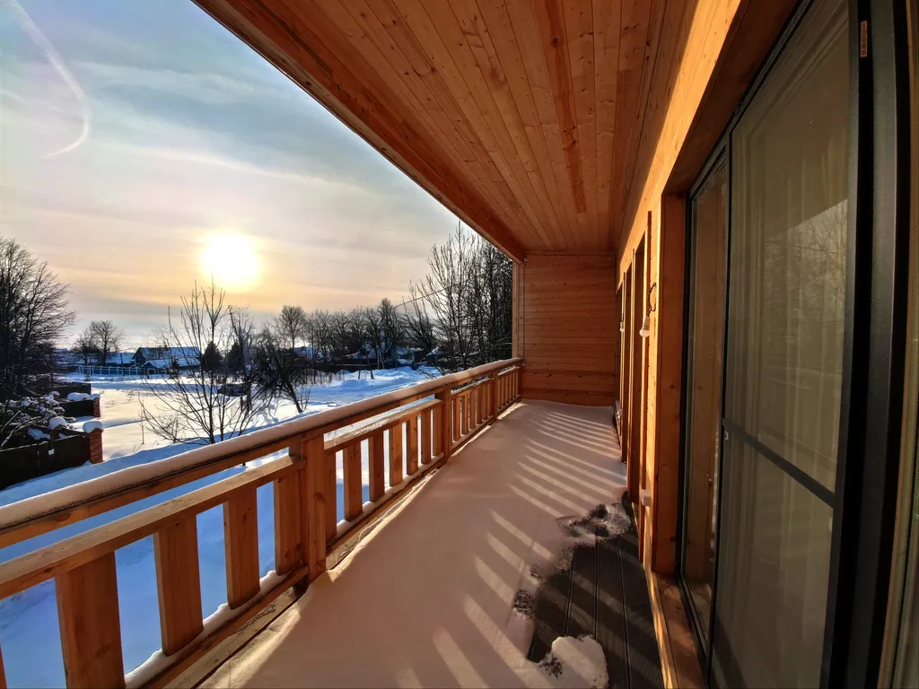 Дом с видом на озеро