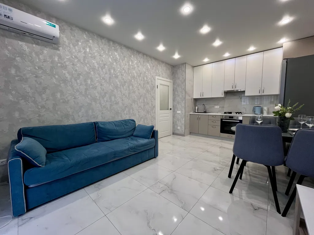 Просторная квартира со стильным интерьером и уютной атмосферой