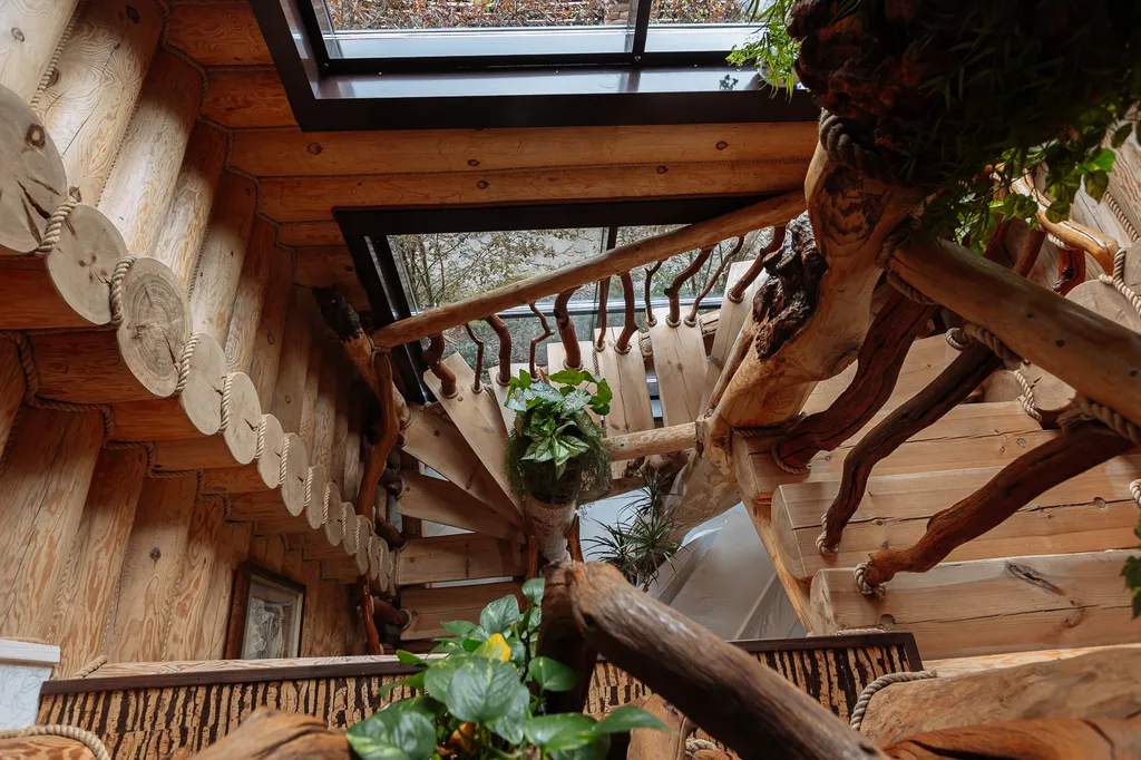 Шикарный дом из сруба с баней и бассейном