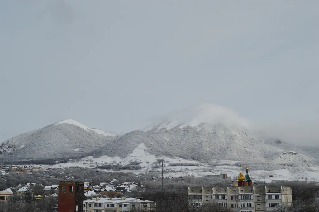 Уютная 2-комнатная квартира с видом на горы и город