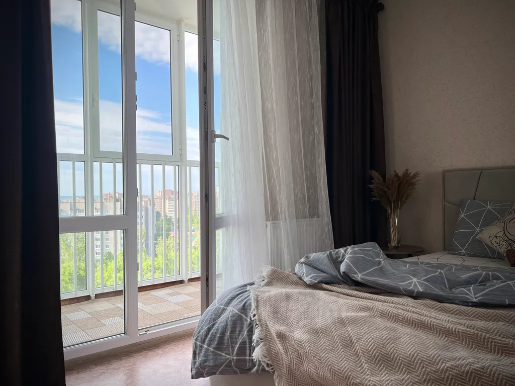 Видовая двухкомнатная квартира в тихом местечке