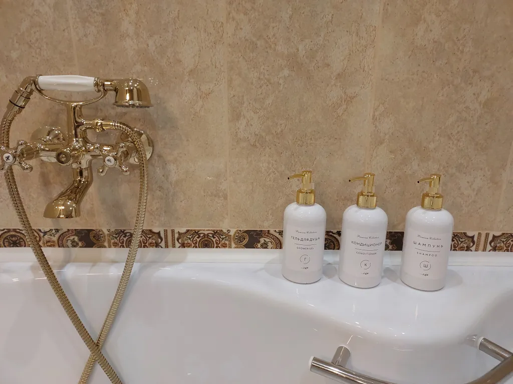 Квартира с панорамными окнами с видом на реку