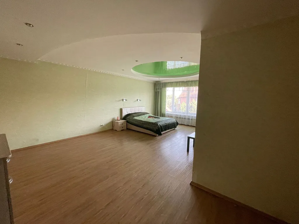 Просторный загородный дом