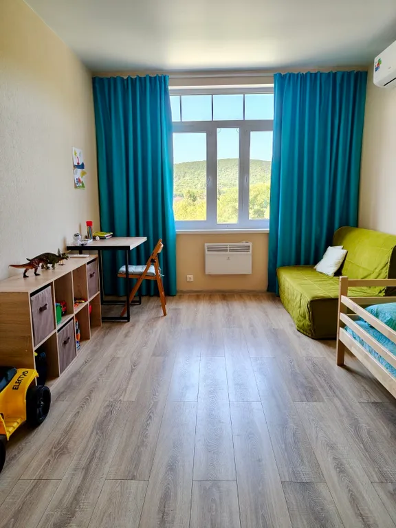 Квартира с видом на бассейн и горы