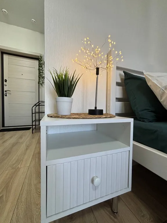 Уютная студия с террасой с видом на горы и бассейны