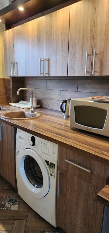 Большой коттедж у озера