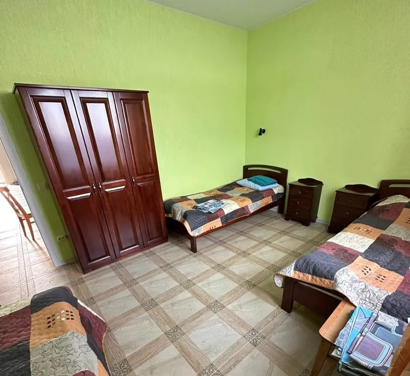 8-комнатный Дом