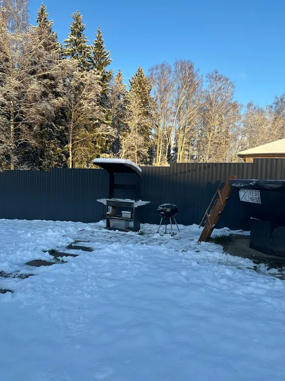 Уютный дом с панорамным видом на лес