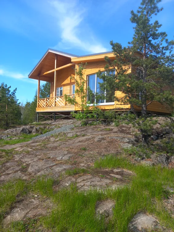 Коттедж Дом в окружении леса и скал — Мережнаволок