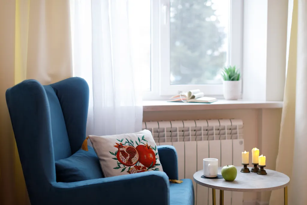 Дизайнерская квартира с камином