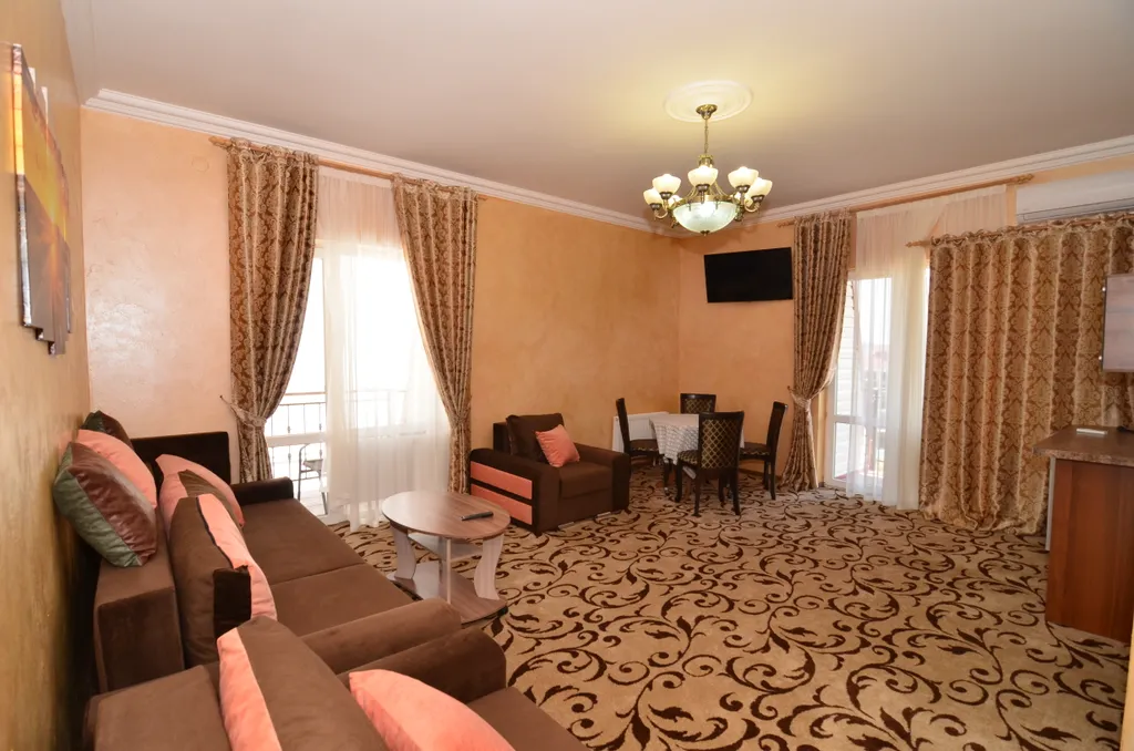 Четырехместный номер категории Люкс двухкомнатный