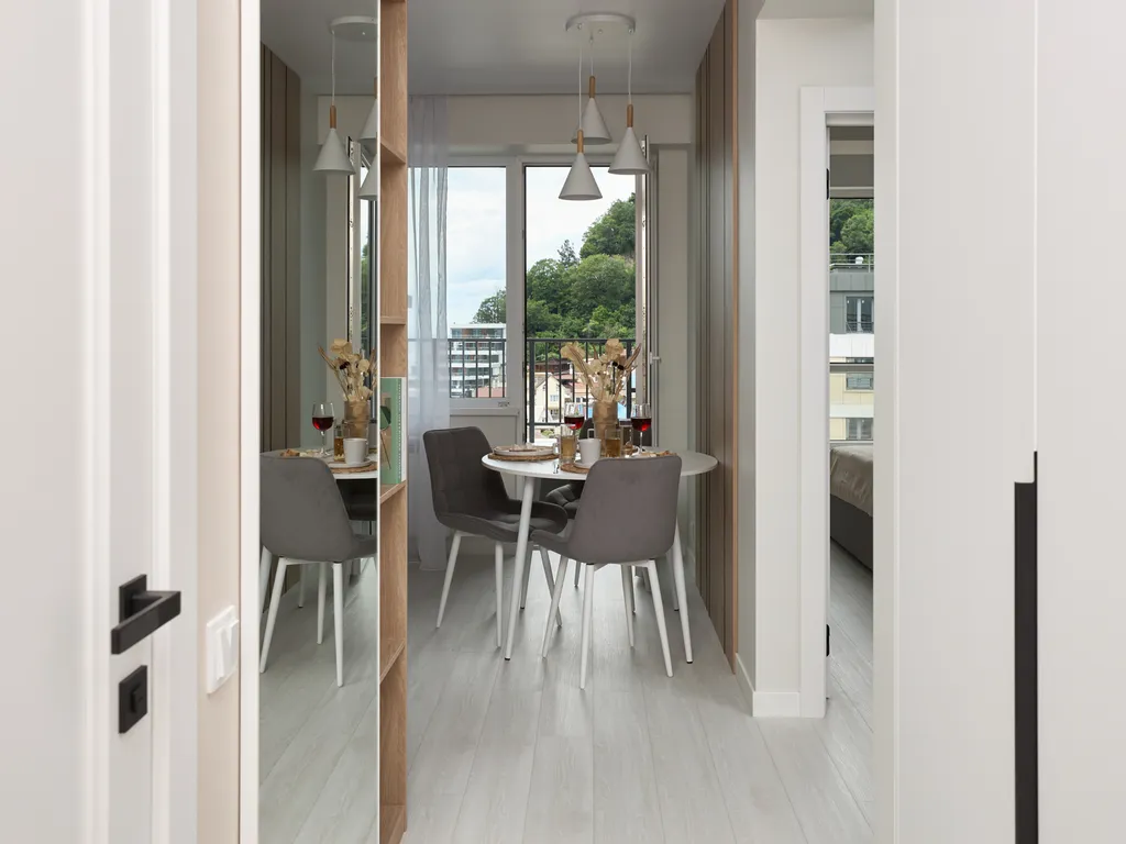 Евро двухкомнатная квартира с боковым видом на море