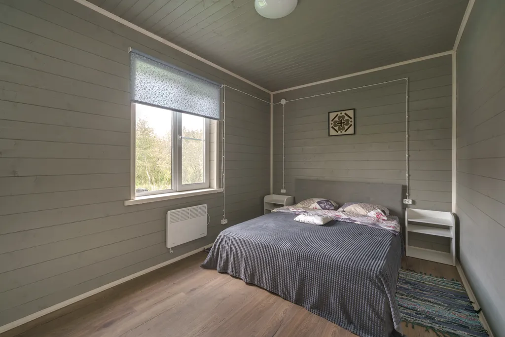 Новый загородный дом у реки с баней и бассейном