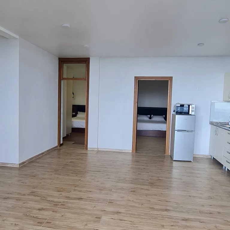 Апартамент #15: 2 спальни, кухня, гостиная, вид на море и горы