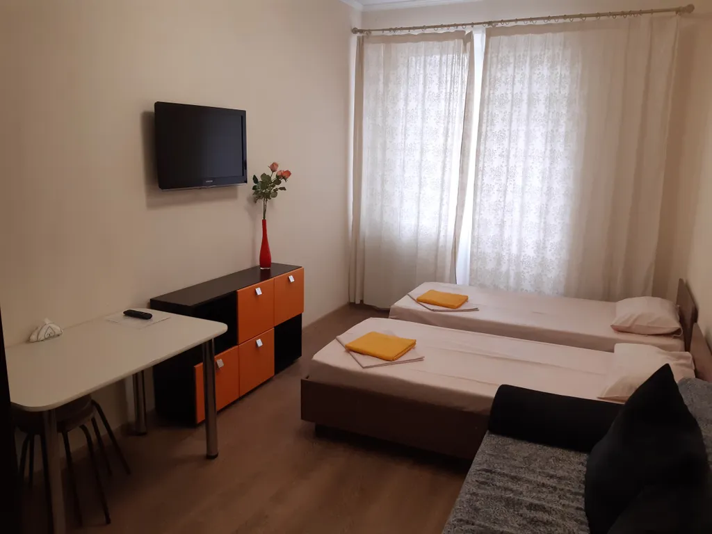 Двухкомнатная студия люкс в Гостевом доме Домашний