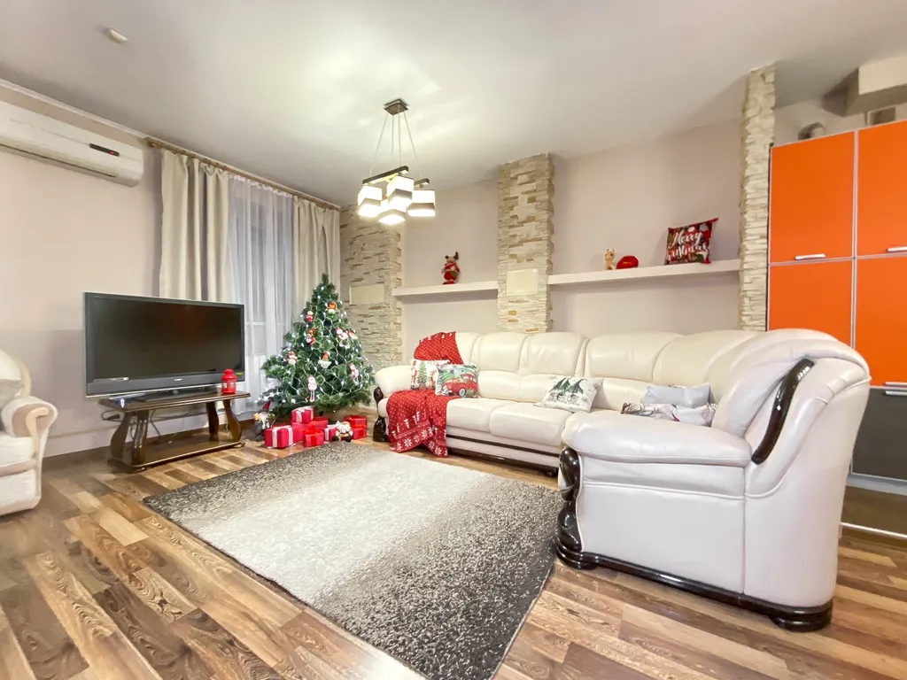 Двухуровневая квартира для большой компании — аренда посуточно в Ульяновск