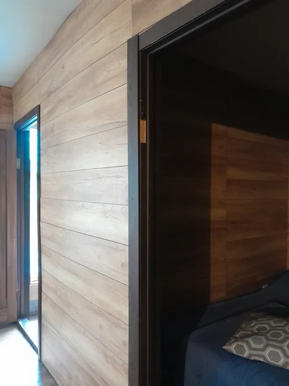 Коттедж в центре, ванны нет, зал и 3 спальни