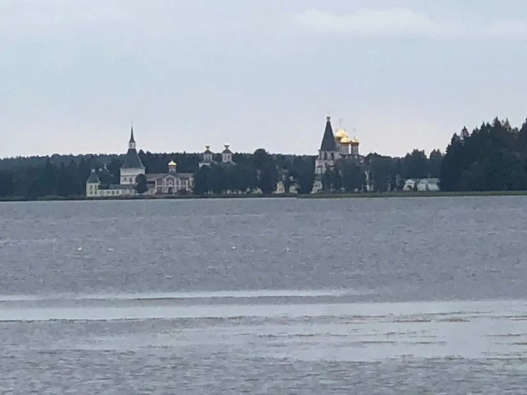 Коттедж Лесной на базе отдыха Заячий хутор на Валдай