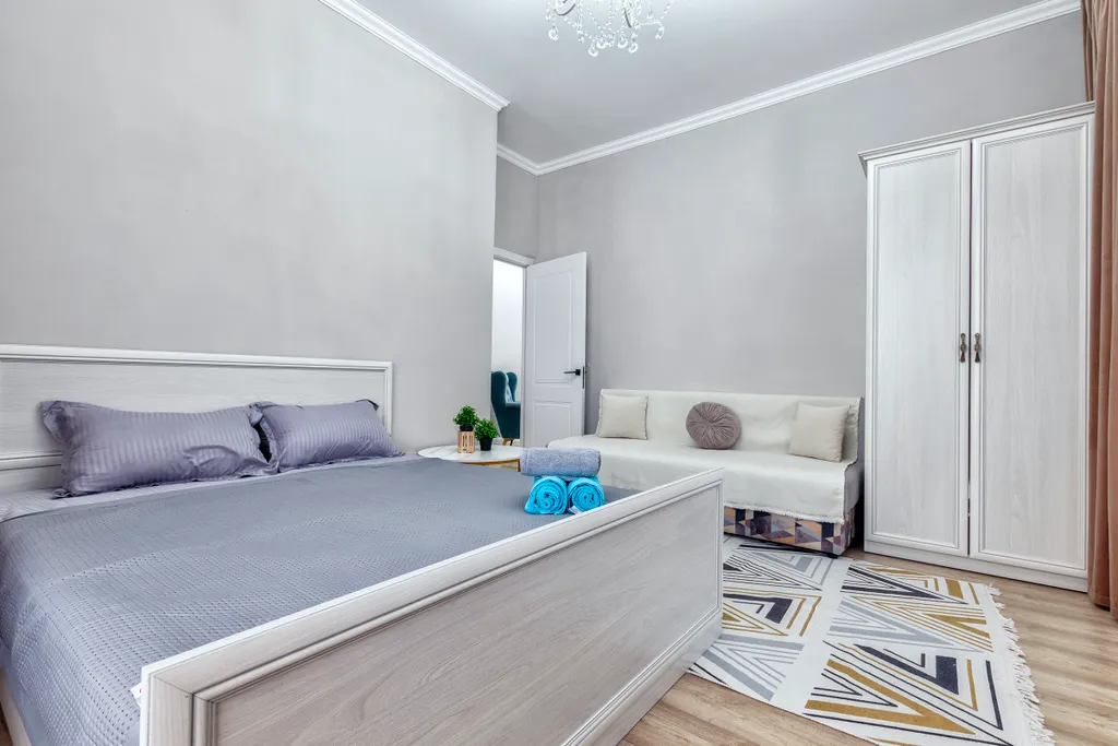 Шикарная просторная двухкомнатная квартира в сердце левого берега