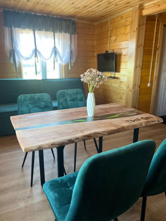 Коттедж у реки