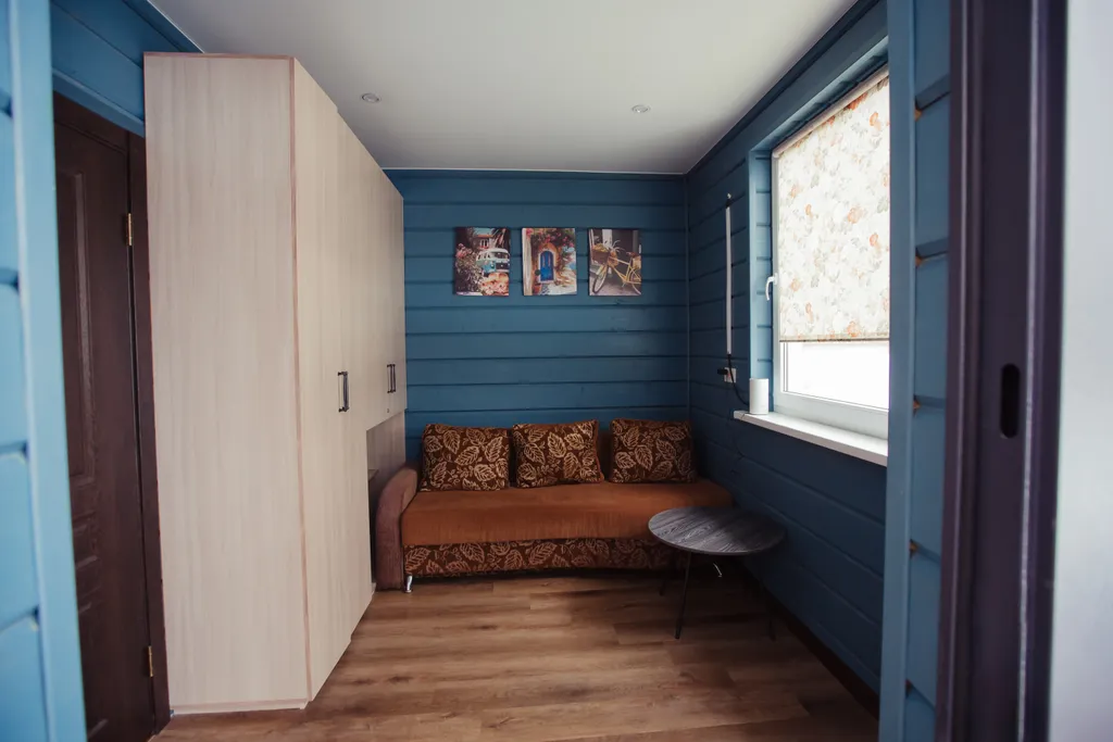 Коттедж в стиле итальянского деревенского дома с видом на озеро