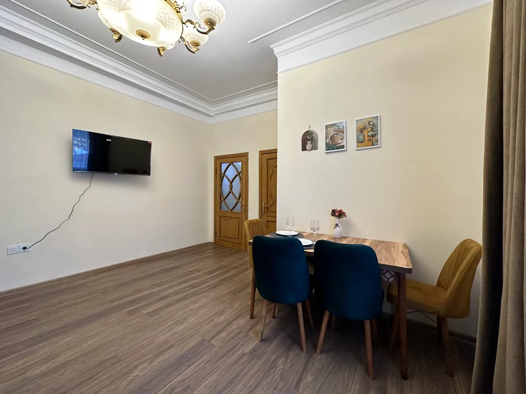 Esmerald suite Apartment