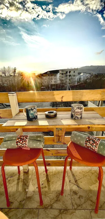 Квартира Квартира Две комнаты с балконами, отопление, кухня, стиралка, беседка, парковка — Судак