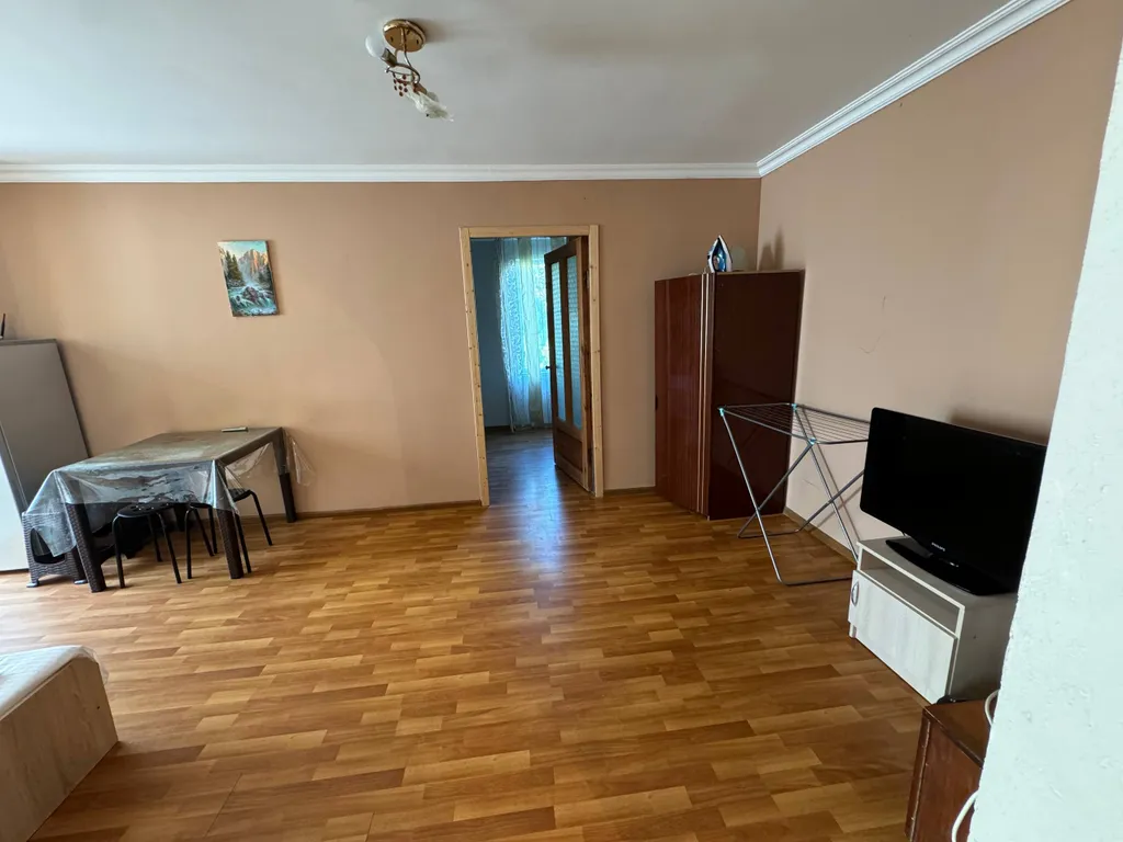 Трёхкомнатная квартира с ремонтом на ул Гочуа