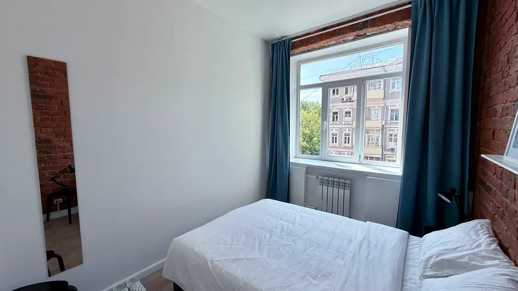 Уютная комната в стиле Лофт у метро Парк Культуры