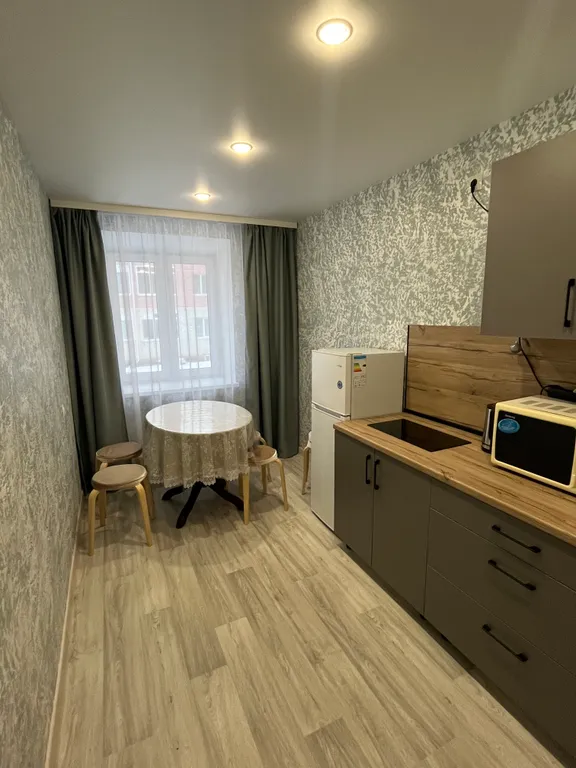 Новая, уютная двухкомнатная квартира недалеко от монастыря