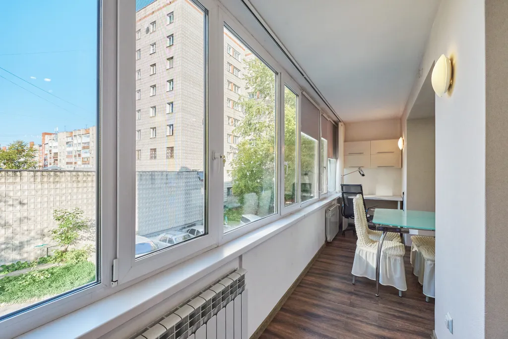 Трехкомнатная квартира у Лагерного сада