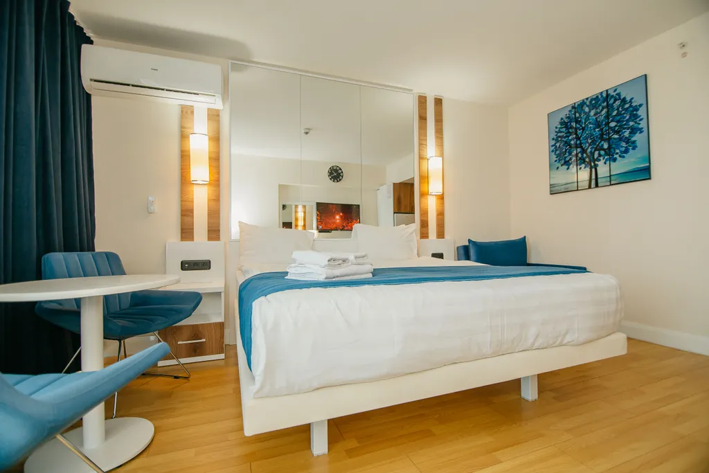 Студия с видом на море