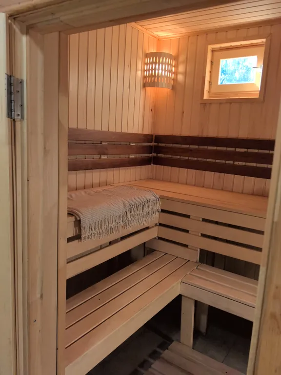 Дом с баней на берегу залива реки Чусовая База Отдыха