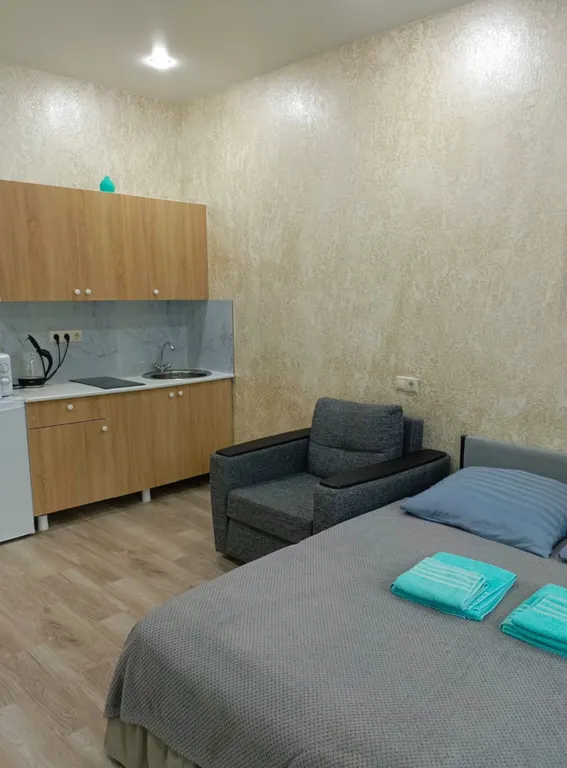 Студия с бассейном у моря