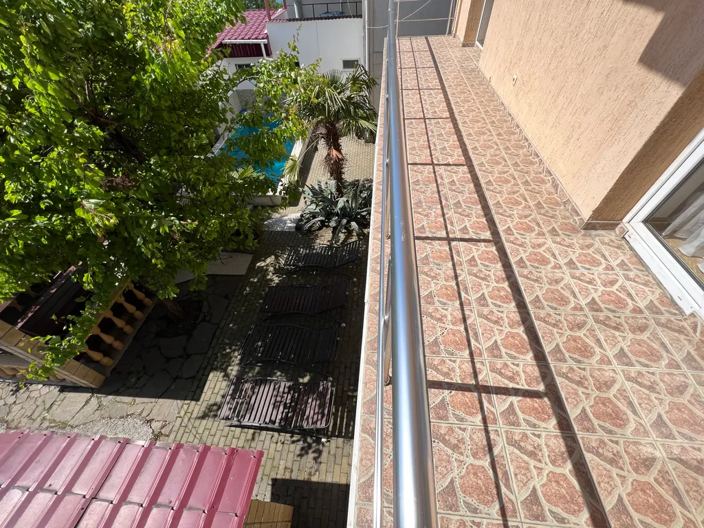 Дом с бассейном и баней