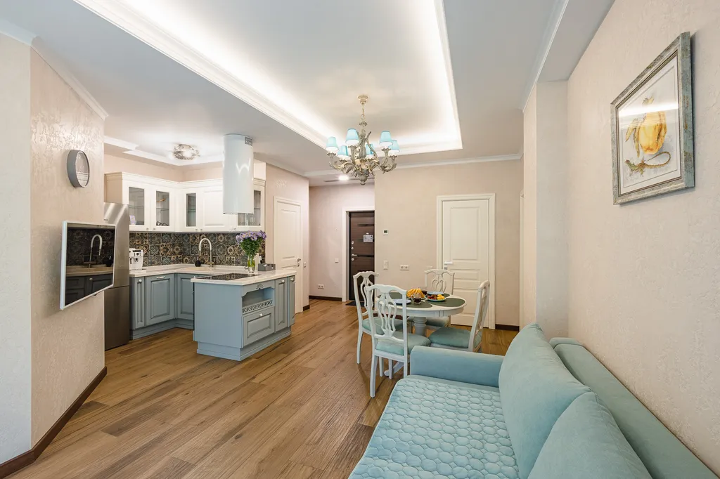 Уютная двухкомнатная квартира с прекрасным ремонтом и большим балконом