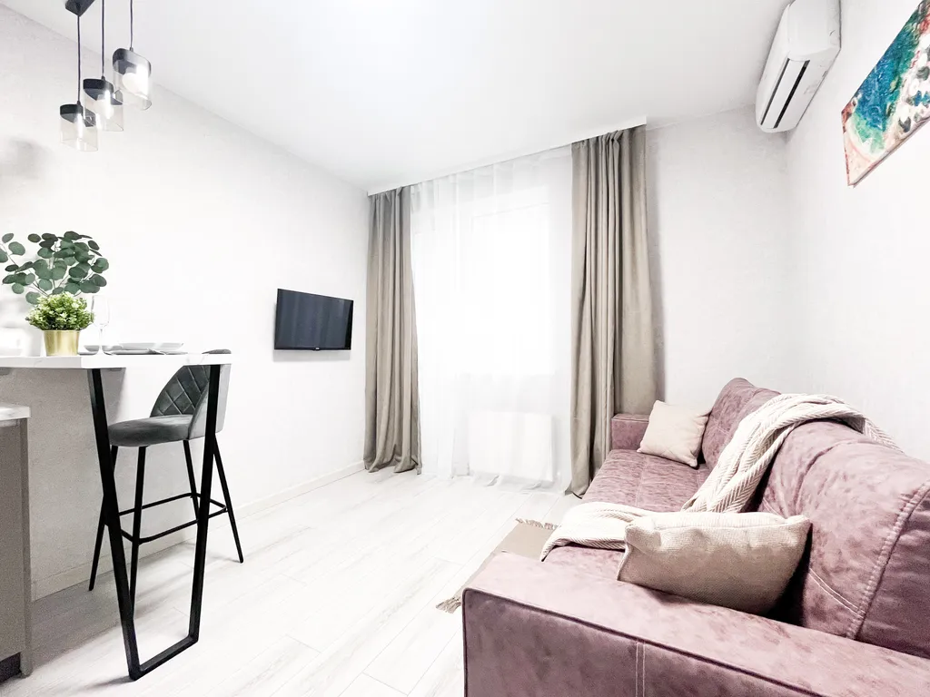 Превосходная студия для двоих с лоджией