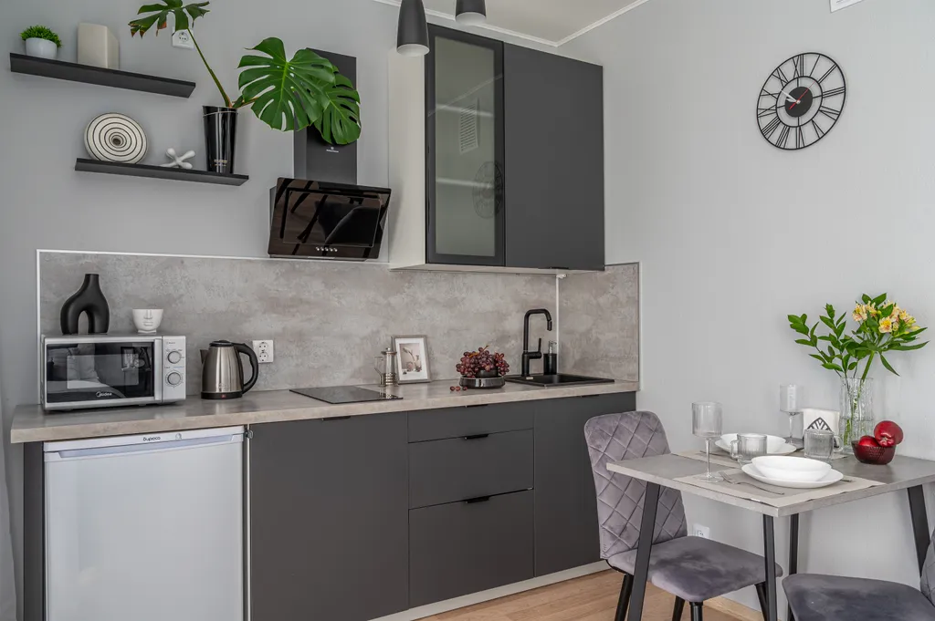 Не в отеле, а в квартире на Репина 77