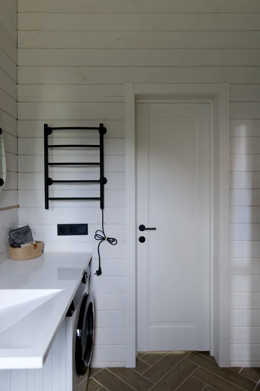 Современный дом в лесу