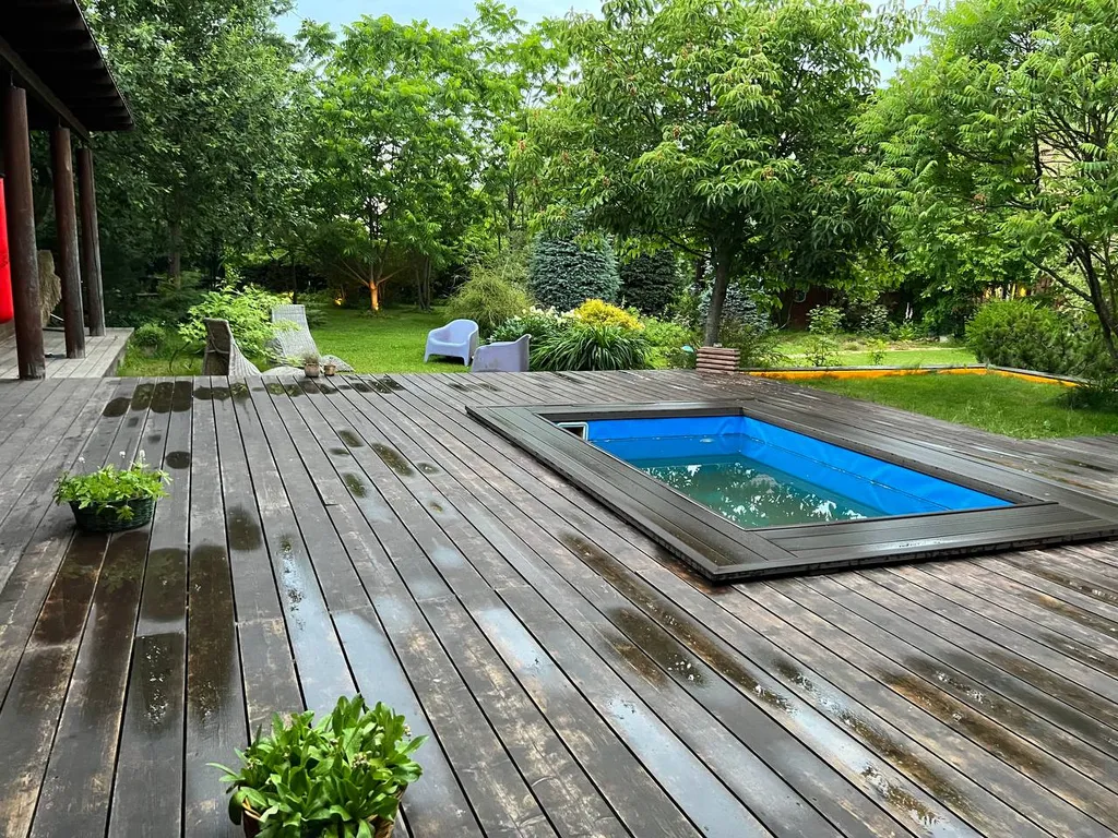 Коттедж Уютный деревянный дом с ландшафтным садом у озера — Шеметово