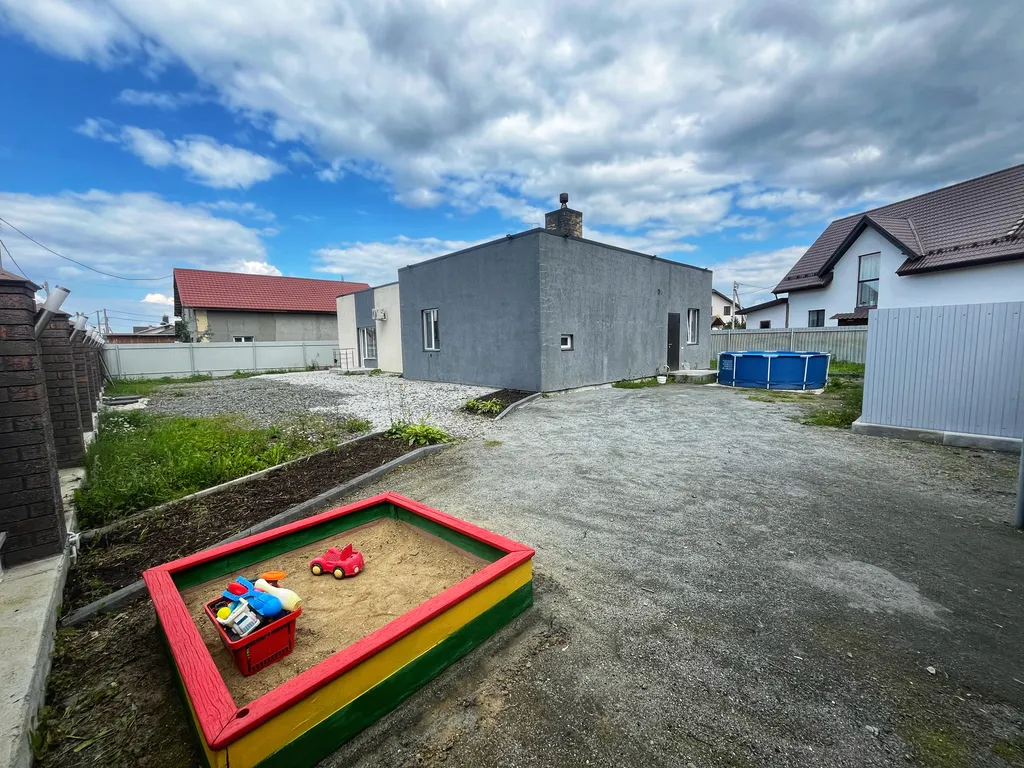 Дом в коттеджном посёлке Усадьба Юг в черте города