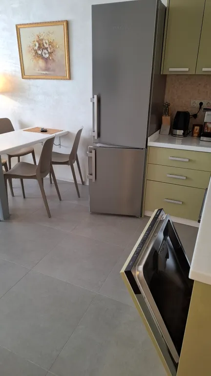 Квартира в ЖК Меридиан, уютные апартаменты с террасой и отдельной спальней