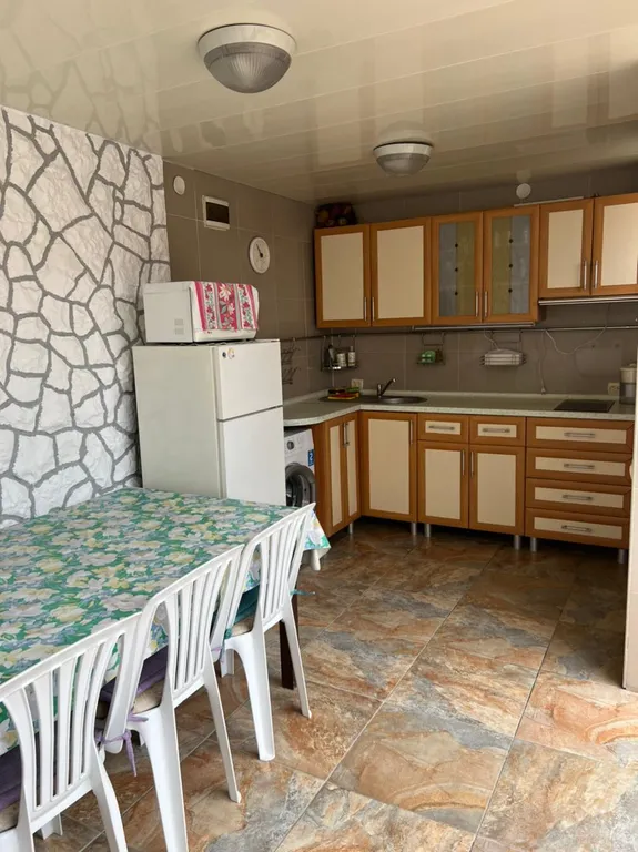 Уютный элленг с двориком Счастье на набережной Чёрного моря для двоих